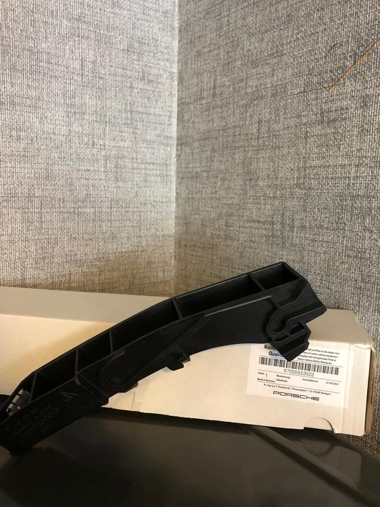 PORSCHE 970 PORSCHE PANAMERA ÖN ÇAMURLUK BRAKET SOL  PANAMERA 11-14