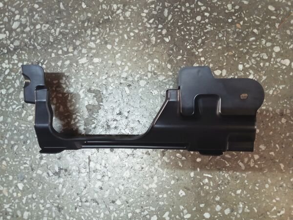 Land Rover DISCOVERY 3  CLASSIC ARKA TAMPON BRAKETI ALT SAG(SPORT/NWD3/4)