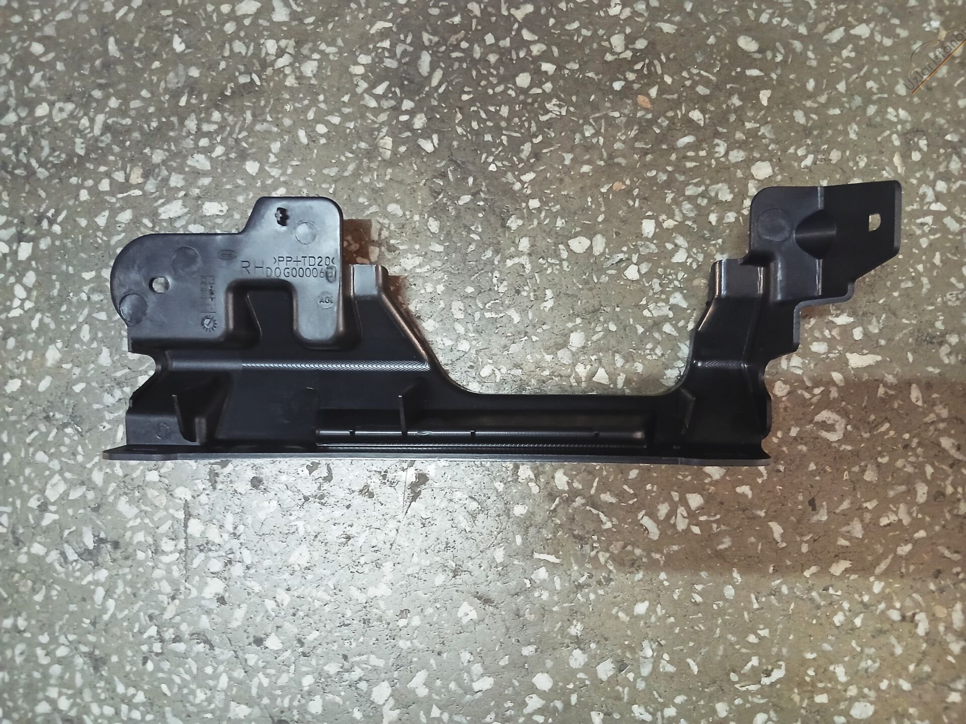 Land Rover DISCOVERY 3  CLASSIC ARKA TAMPON BRAKETI ALT SAG(SPORT/NWD3/4)
