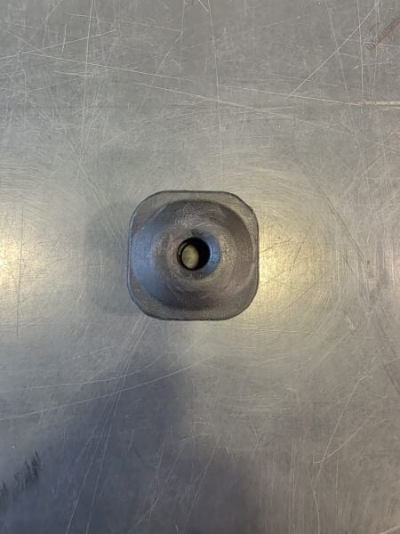 PORSCHE  RADYATÖR ÜST PİM TAKOZU