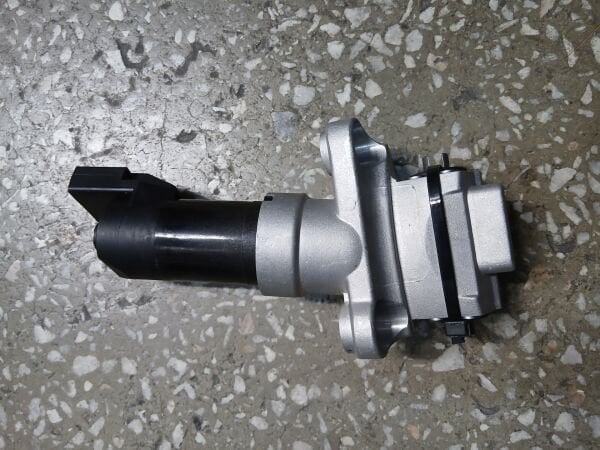 Porsche  EL FREN MOTOR SAĞ / (UNİVERSAL)